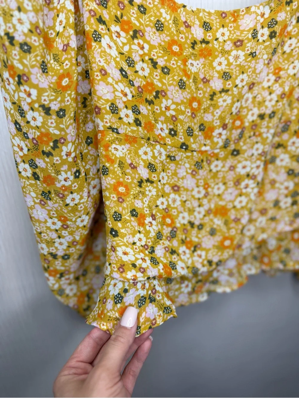 ASTR the Label Floral Blouse L Mustard Ditsy Cottagecore Coquette Boho Ruffle